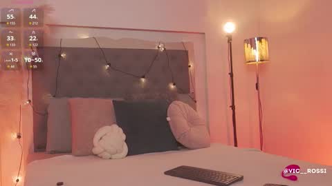 Snapshot of victoria__rossi chatting on 10-17-25, 12:41 online show from 10-17-25, 12:41