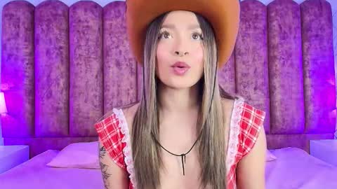 Snapshot of victoria_adams14 chatting on 09-25-25, 02:59 Victoria for you online show from 09-25-25, 02:59