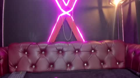 Snapshot of victoria_badgal chatting on 12-18-24, 11:19 Victoria online show from 12-18-24, 11:19