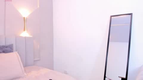 victoria  online show from 02-13-26, 07:54