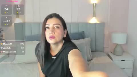 Snapshot of victoria_bourne chatting on 06-18-26, 07:07 victoria online show from 06-18-26, 07:07