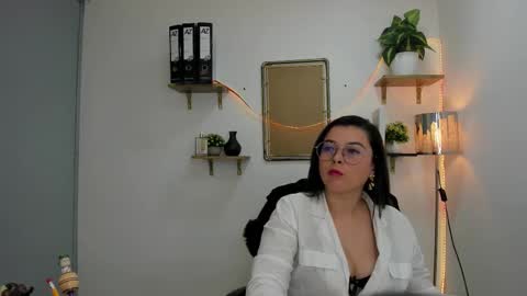Victoria - You can call me Vicky online show from 01-05-26, 07:50