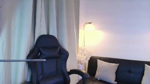 Victoria Collins online show from 05-14-26, 03:13