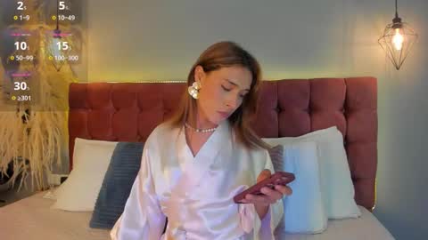 Snapshot of victoria_decapri chatting on 10-17-25, 08:11 victoria online show from 10-17-25, 08:11