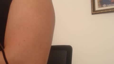 Snapshot of victoria_exxotic chatting on 10-02-25, 08:38 victoria online show from 10-02-25, 08:38