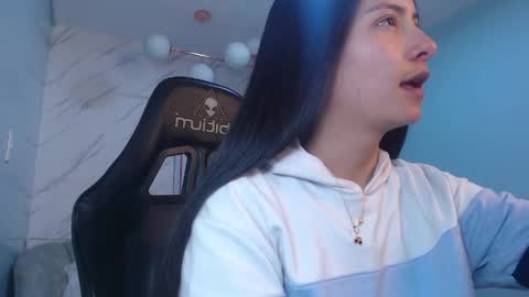 Victoria online show from 05-11-26, 01:17