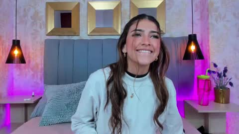 Snapshot of victoria_joliegb chatting on 02-28-25, 12:42 Victoria Lozano online show from 02-28-25, 12:42