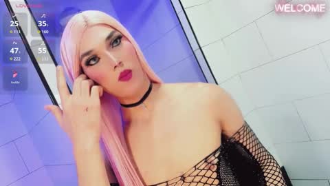 Snapshot of victoria_kastelo chatting on 10-30-25, 08:53 Victoria online show from 10-30-25, 08:53