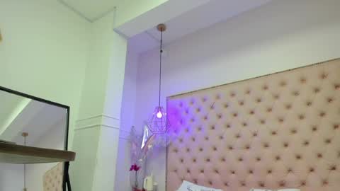 Snapshot of victoria_kitt chatting on 06-07-26, 06:22 victoria_kitt online show from 06-07-26, 06:22