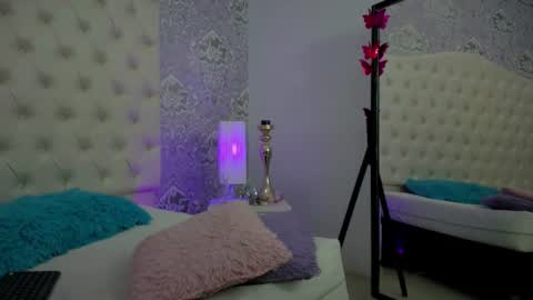Snapshot of victoria_kitt chatting on 06-14-26, 02:30 victoria_kitt online show from 06-14-26, 02:30