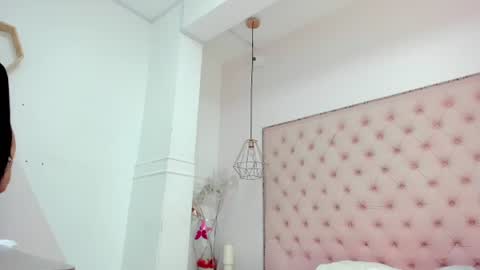 Snapshot of victoria_kitt chatting on 06-18-26, 07:18 victoria_kitt online show from 06-18-26, 07:18