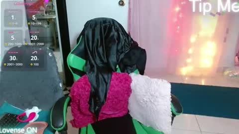 VICKY online show from 10-06-25, 01:58