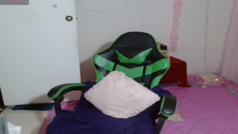 VICKY online show from 03-24-26, 08:03