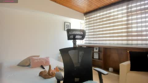 Victoria   Everyday From 1400 to 2130 Col Time online show from 05-25-26, 03:51
