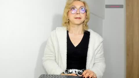 D A N I online show from 05-24-26, 09:53