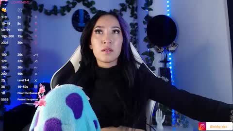 Snapshot of victoria_ricci_a chatting on 11-17-25, 04:40 Victoria online show from 11-17-25, 04:40