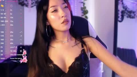 Victoria  online show from 05-25-26, 09:32