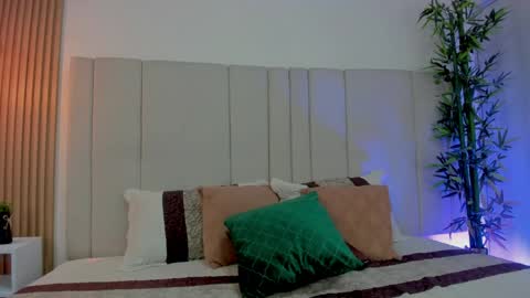 Snapshot of victoria_rossee chatting on 05-11-26, 02:45 VICTORIA online show from 05-11-26, 02:45