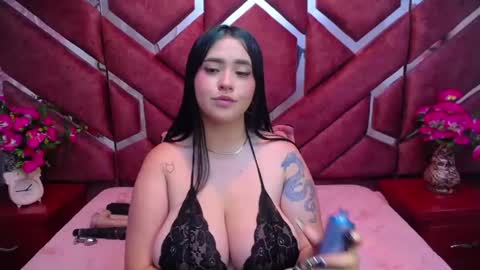 Snapshot of victoria_rossy_ chatting on 01-28-25, 04:52 Victoria online show from 01-28-25, 04:52