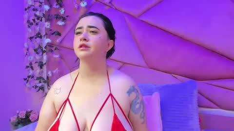 Snapshot of victoria_rossy_ chatting on 10-27-25, 08:13 Victoria online show from 10-27-25, 08:13