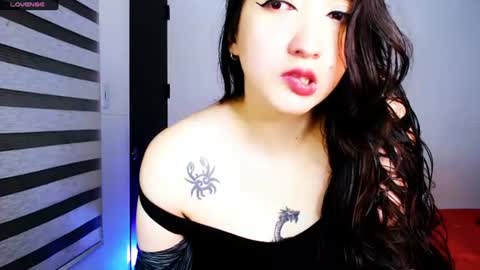 Snapshot of victoria_smile_ chatting on 07-15-26, 12:32 Victoria online show from 07-15-26, 12:32