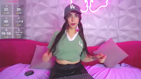 Snapshot of victoria_stormm chatting on 01-10-26, 07:04 Victoria online show from 01-10-26, 07:04