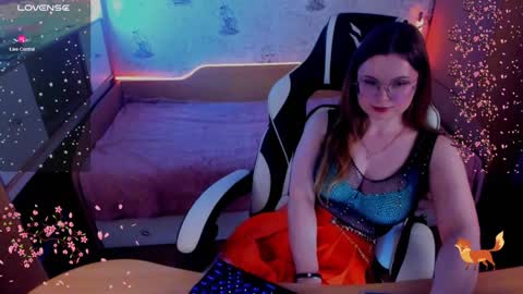 Snapshot of victoria_the_fox chatting on 02-03-25, 08:46 - The Divine Fox online show from 02-03-25, 08:46