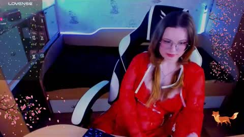 Snapshot of victoria_the_fox chatting on 02-20-25, 10:48 - The Divine Fox online show from 02-20-25, 10:48