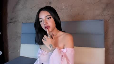 victoriaa2_doll online show from 12-20-25, 12:01
