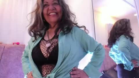 victoriaa_anderson_ online show from 04-16-26, 01:56