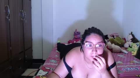 Snapshot of victoriaa_silva chatting on 06-11-26, 02:11 Victoria Silva online show from 06-11-26, 02:11