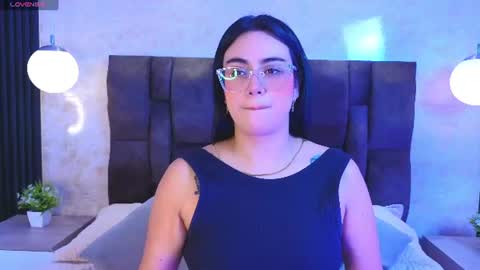 Victoria Andrade online show from 06-30-26, 11:44