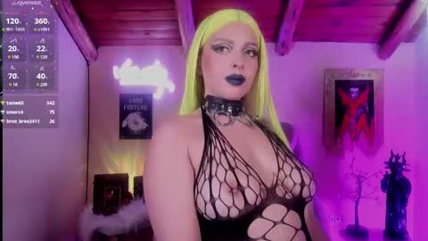 Snapshot of victoriabathory chatting on 01-08-25, 12:15 Tory online show from 01-08-25, 12:15