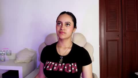 Snapshot of victoriablack_ chatting on 02-19-25, 02:12 Victoria online show from 02-19-25, 02:12