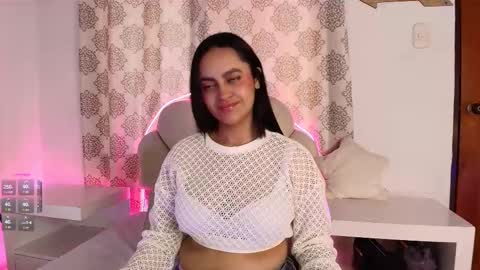 Snapshot of victoriablack_ chatting on 03-08-25, 02:08 Victoria online show from 03-08-25, 02:08