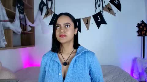 Snapshot of victoriablack_ chatting on 10-28-25, 11:03 Victoria online show from 10-28-25, 11:03