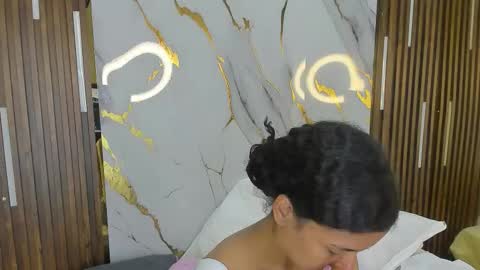 Snapshot of victoriaduarte chatting on 12-13-25, 08:47 Victoria online show from 12-13-25, 08:47