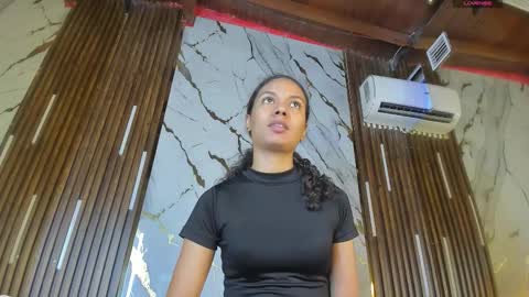 Snapshot of victoriaduarte chatting on 12-20-25, 08:05 Victoria online show from 12-20-25, 08:05