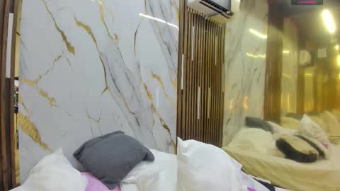 Snapshot of victoriaduarte chatting on 12-21-25, 07:54 Victoria online show from 12-21-25, 07:54