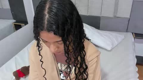 Snapshot of victoriaduarte chatting on 02-15-26, 07:32 Victoria online show from 02-15-26, 07:32