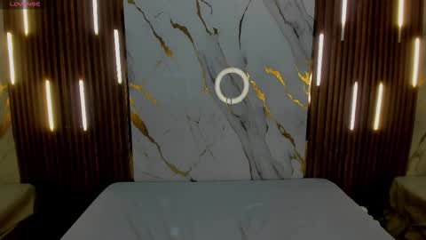 Victoria  online show from 03-23-26, 08:46