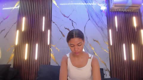 Victoria  online show from 05-17-26, 12:56