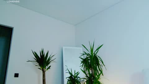 Miss V online show from 04-09-26, 05:40