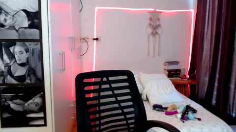 Snapshot of victoriahispanic chatting on 01-09-25, 04:06 victoriahispanic online show from 01-09-25, 04:06