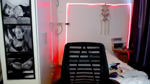 Snapshot of victoriahispanic chatting on 01-10-25, 08:37 victoriahispanic online show from 01-10-25, 08:37