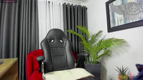 Snapshot of victoriapaker chatting on 01-09-26, 11:35 victoriapaker online show from 01-09-26, 11:35