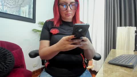 Snapshot of victoriapaker chatting on 05-30-26, 12:02 victoriapaker online show from 05-30-26, 12:02