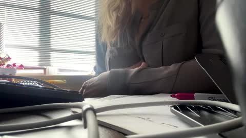 Snapshot of victoriarising chatting on 11-14-25, 04:06 Victoria online show from 11-14-25, 04:06