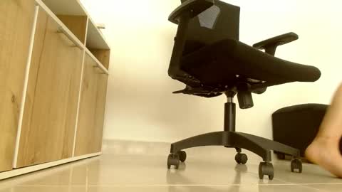 Victoria online show from 02-23-26, 05:54