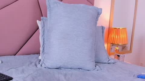 Snapshot of victoriaross1 chatting on 01-19-25, 11:10 VictoriaRoss online show from 01-19-25, 11:10